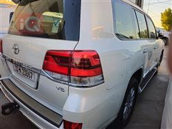 تۆیۆتا لاند کروزەر